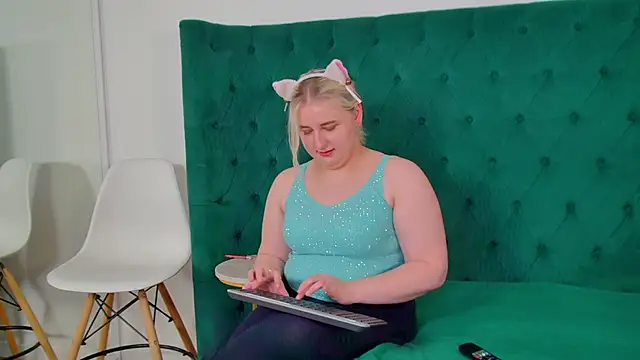 LioraArdyn live XXX chat