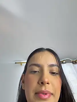EmilySearss' Live XXX Chat