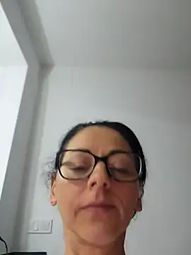 bruneta_sexy23: διαδικτυακό σόου στην κάμερα