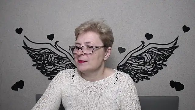 EmiliaGree: онлайн-секс-чат