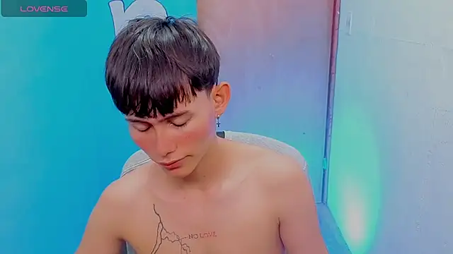 Pokazy przed kamerką – tanjiro_cute
