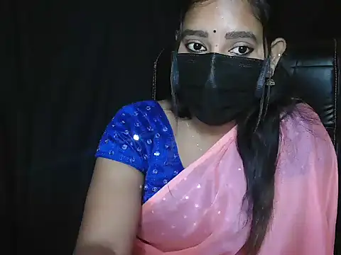 Rashmi-Sexy Chat XXX in diretta