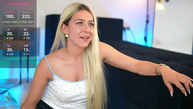JuliaHyde's Live XXX Chat