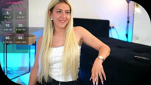 JuliaHyde's Live XXX Chat