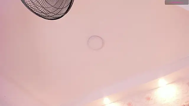 XXX chat uživo modela shirlyqueenn