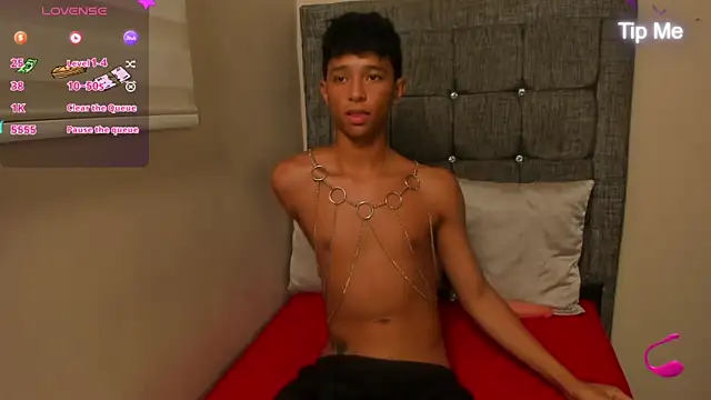 Little_Twink19x Pertunjukan Webcam