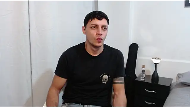 Chatroom XXX en direct de Frank_Millers