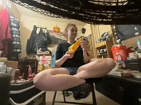 Snowbunnycake_131's Live XXX Chat
