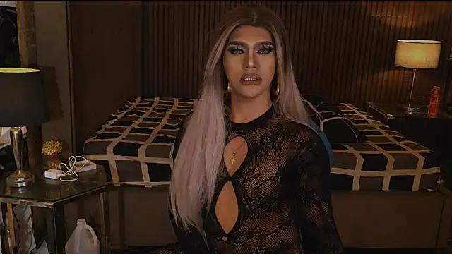 ElegantKellyTS 在線直播表演