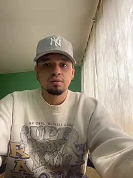 Show modela satur_noxx na web-kameri
