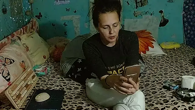 brighteyes77 Adlı Modelin Canlı XXX Sohbeti