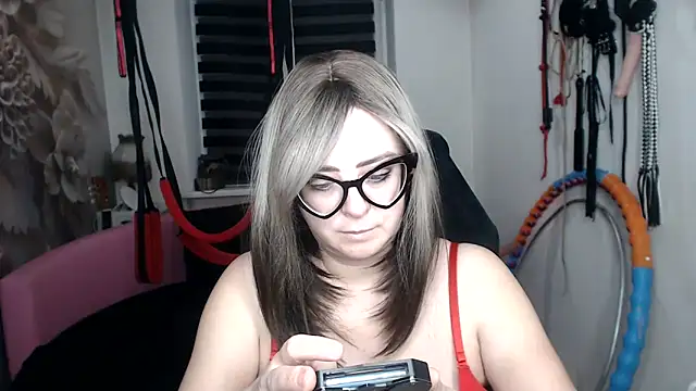 Chatroom XXX en direct de MISSwithDOLLS