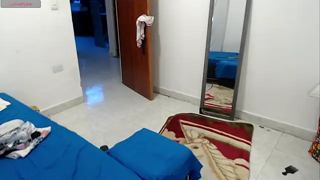 XXX chat uživo modela LAURA_Foxht