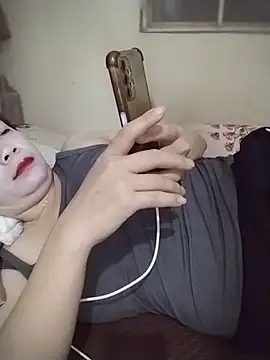 Squirt107 即時 XXX 聊天