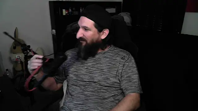 DevilPup75_ Show in webcam