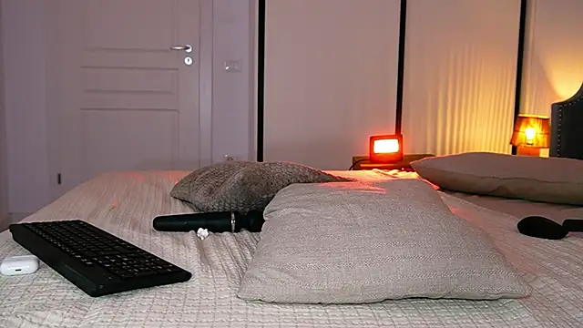 WowMila Webcam show