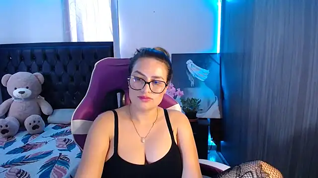 esmeraldaa230's Live XXX Chat