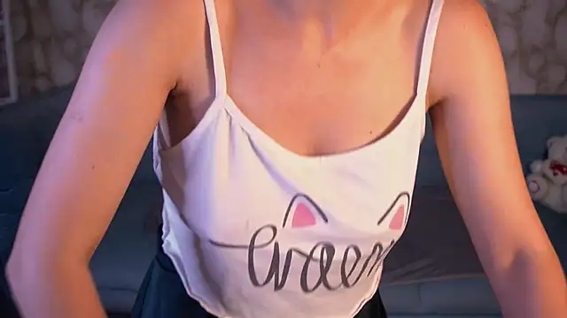 LiviaShy's Live XXX Chat