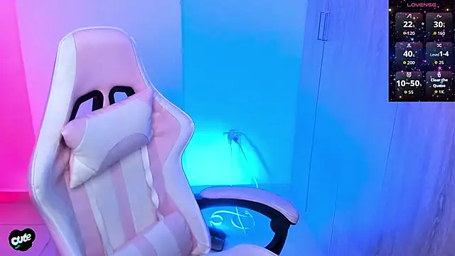 Saskyaan Live XXX chat