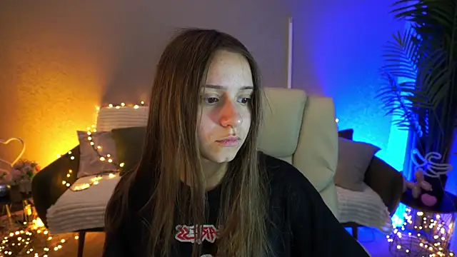 Chat +18 de TinyNatalie ao vivo