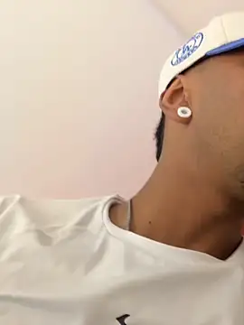 Chat +18 de Latinmoster_boss ao vivo