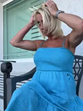 Chatroom XXX en direct de TiffaneyLove