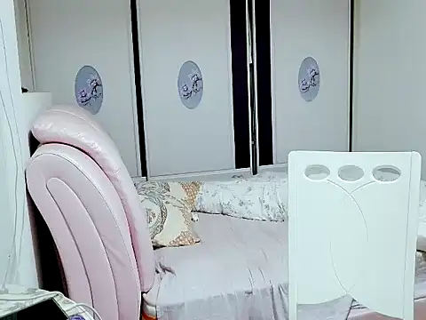 Yangyang-002 Show Webcam