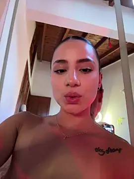 Chatroom XXX en direct de Ale_Lewis
