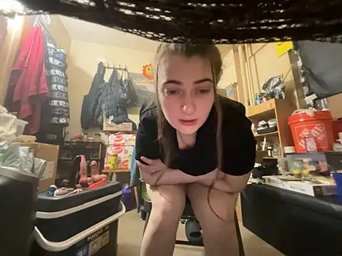 Snowbunnycake_131's Live XXX Chat