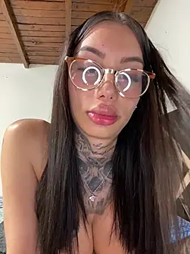 Zaratattoox's Webcam Show