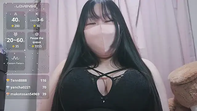 XXX chat uživo modela yuinyan3150