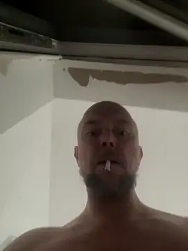 HornyDaddyMuscle: διαδικτυακό σόου στην κάμερα