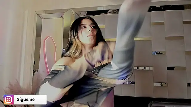 Sara_Foxx1 élő XXX-chatje
