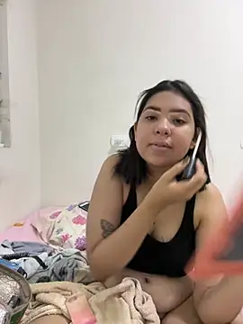 Онлайн чат XXX KiaraCut