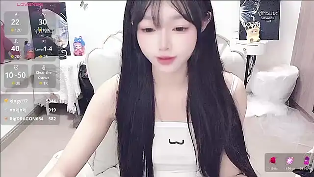 -EEBABYのライブXXXチャット