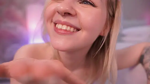 XXX chat uživo modela NinaMint