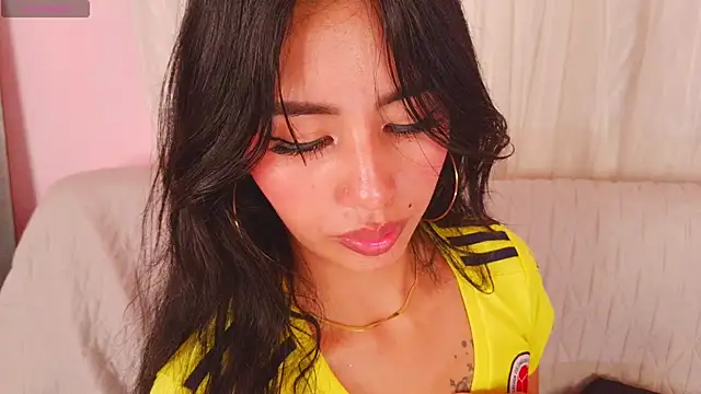 Chatroom XXX en direct de Miss_Charlottet