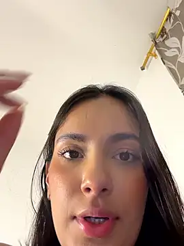 EmilySearss Adlı Modelin Canlı XXX Sohbeti