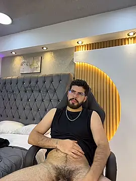 XXX chat uživo modela DomBoy_