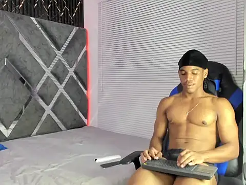 XXX chat uživo modela axel_silva4