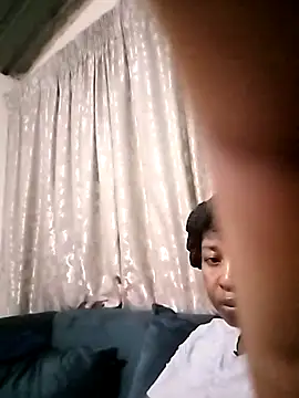XXX chat uživo modela Prettylicou