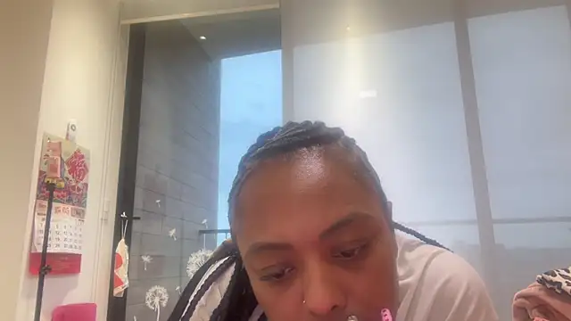 ChocolateCakeQueen's Live XXX Chat