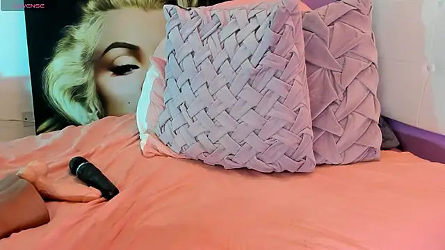 Charlotte11-11 Chat XXX live