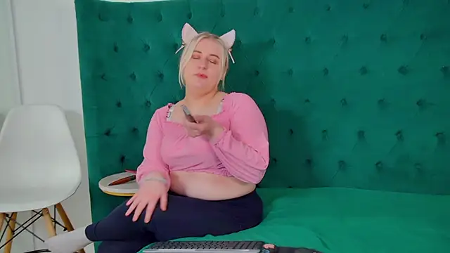 LioraArdyn live XXX chat