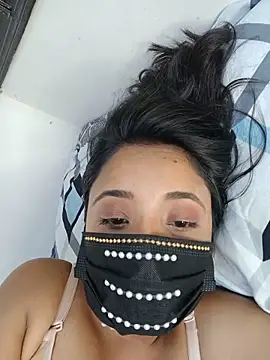 Fire_honeybee Show in webcam