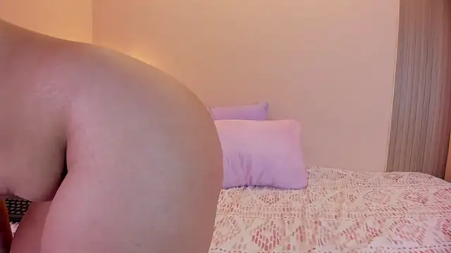 ale_cam Adlı Modelin Canlı XXX Sohbeti