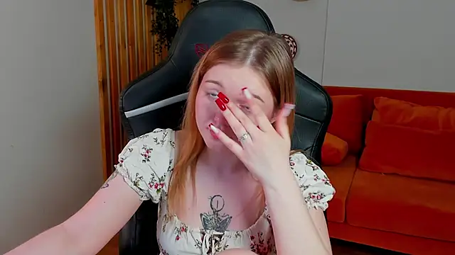ElinaVale's Live XXX Chat