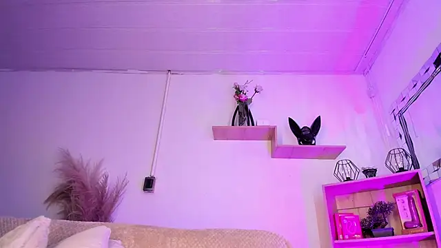 Chatroom XXX en direct de Tylla__