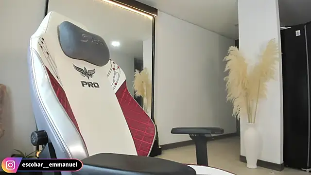 escobar_emmanuel Adlı Modelin Web Kamerası Şovu