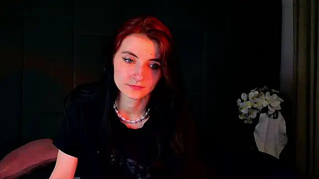 دردشة NicoleLuxe الجنسية المباشرة
